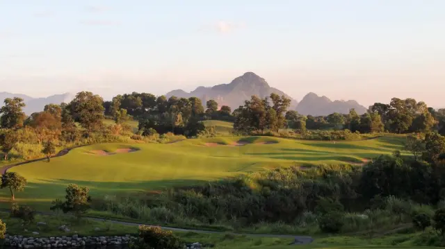 Sky Lake Golf Resort & Golf Club, Lakes Course