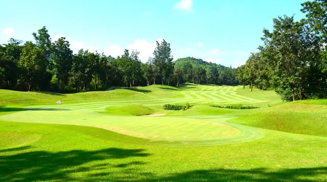 Dragon Hills Golf & Country Club