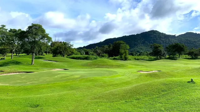 The Emerald Golf Club