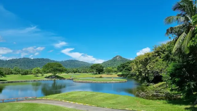 Khao Kheow Country Club