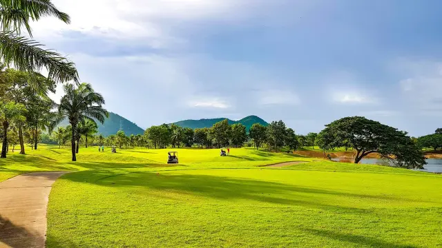 Majestic Creek Country Club & Resort