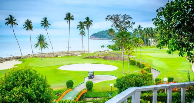 Palm Springs Golf & Country Club