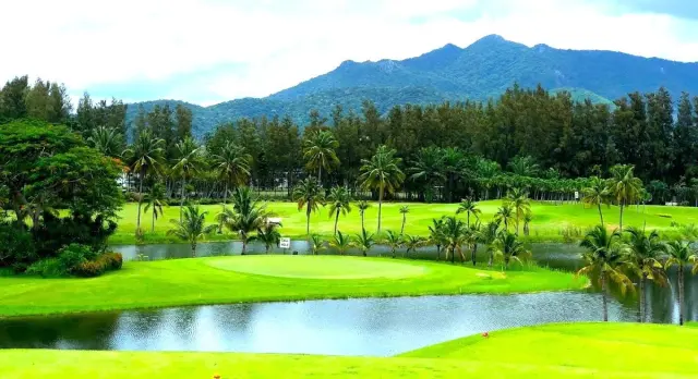 Sir James Country Club (Forest Hill Country Club)