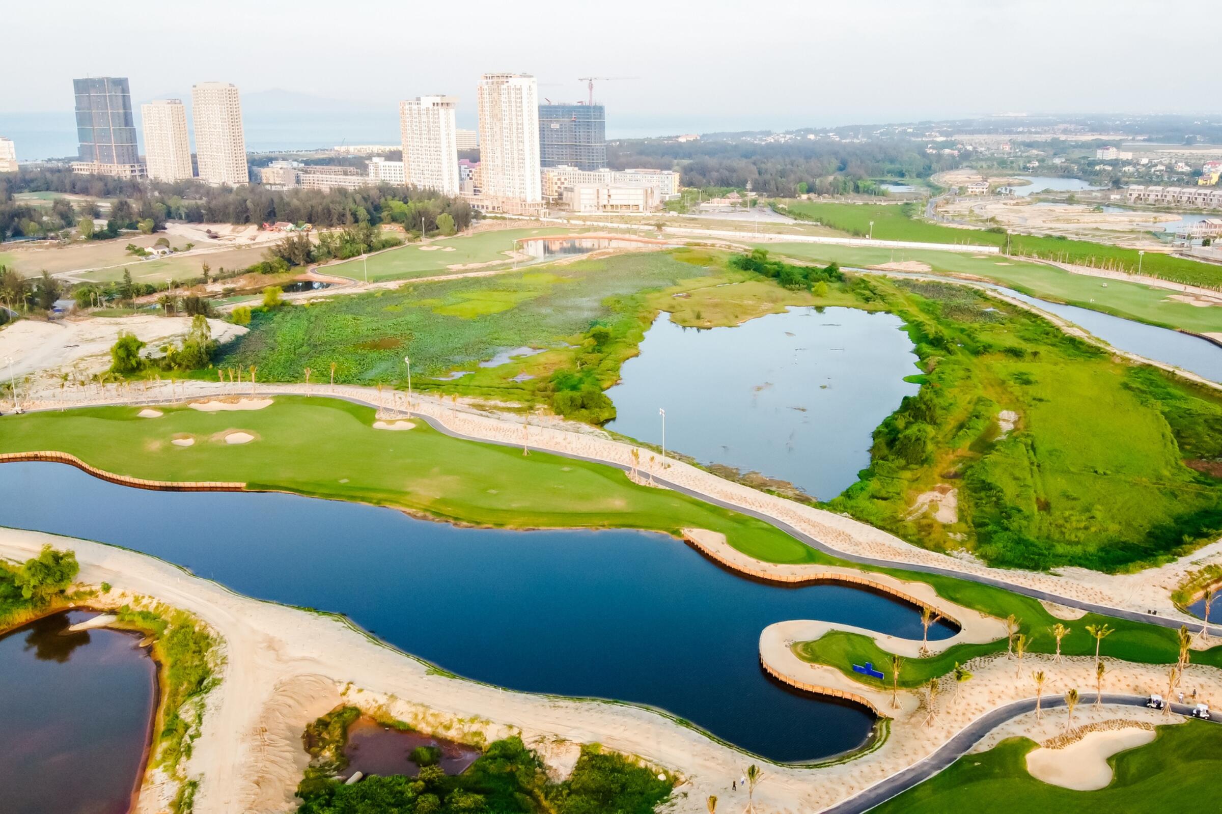 Legend-Da-Nang-Golf-Resort-Nicklaus-Hole5