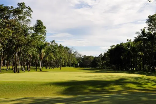 Apo Golf & Country Club