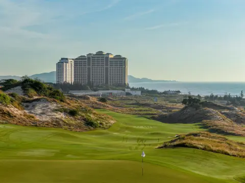 Vietnam Luxury Golf Tour